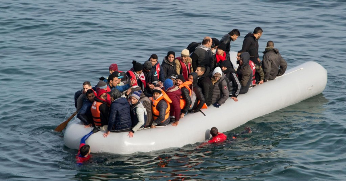 غرق قارب مهاجرين يودي بحياة 18 على الأقل قبالة ساحل تركيا على بحر إيجة